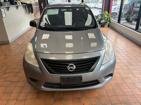 Used 2013 Nissan Versa S Plus image 4