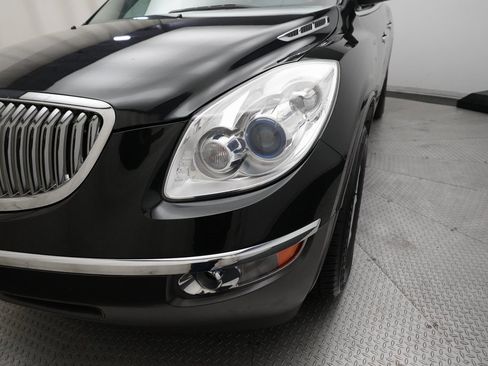 Used 2010 Buick Enclave CXL image 24