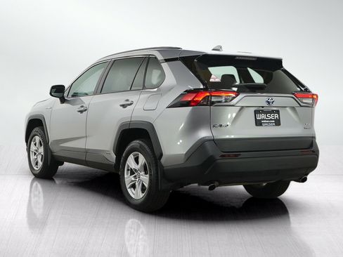 Used 2021 Toyota RAV4 XLE w/ XLE Grade Weather Package AWD/4WD image 3