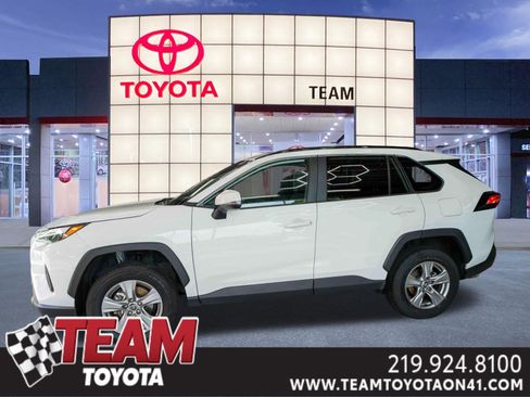 Used 2025 Toyota RAV4 XLE AWD/4WD image 1