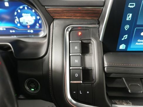 Used 2022 Chevrolet Tahoe High Country AWD/4WD image 18