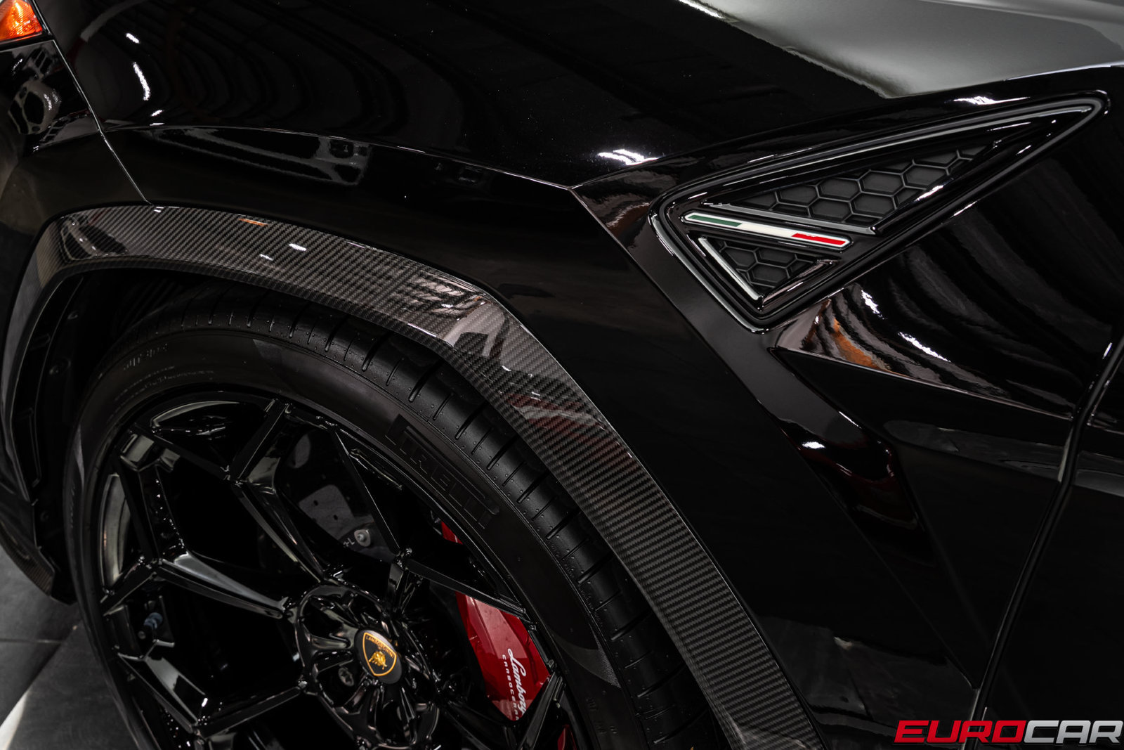 Used 2023 Lamborghini Urus Performante AWD/4WD image 18