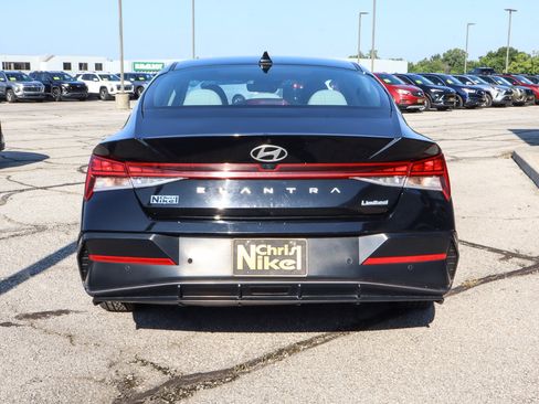 Used 2024 Hyundai Elantra Limited FWD image 5