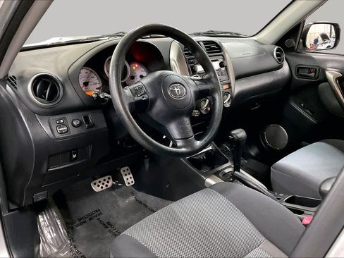Used 2005 Toyota RAV4 4WD image 17