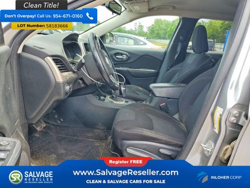 Used 2015 Jeep Cherokee Latitude w/ Cold Weather Group AWD/4WD image 9