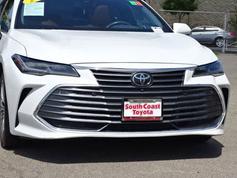 Used 2019 Toyota Avalon Limited w/ Advanced Safety Package FWD image 4