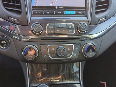 Used 2017 Chevrolet Impala Premier w/ Enhanced Convenience Package image 19