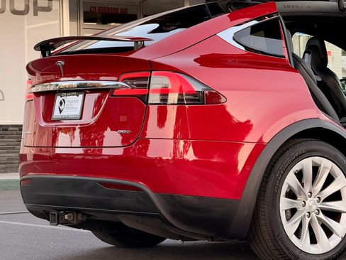 Used 2016 Tesla Model X 90D AWD/4WD image 9