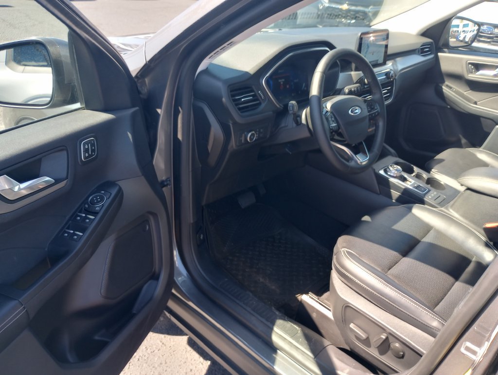 Certified 2022 Ford Escape Titanium w/ Class II Trailer Tow Package AWD/4WD image 20