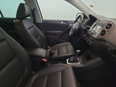 Used 2013 Volkswagen Tiguan SE image 21