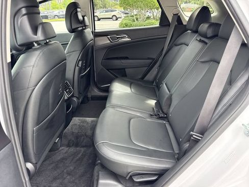 Used 2025 Kia Sportage EX FWD image 10