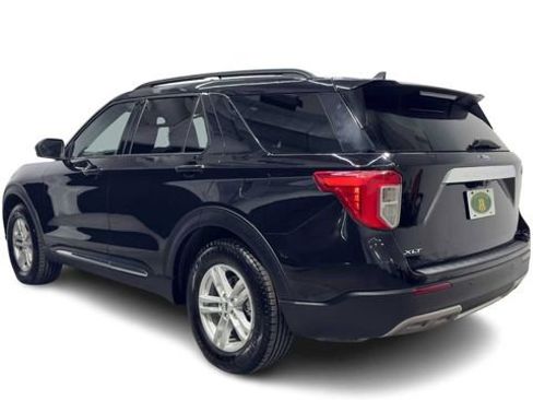 Used 2022 Ford Explorer XLT w/ Equipment Group 202A RWD image 4