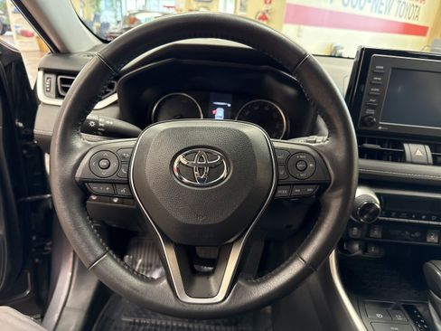 Used 2022 Toyota RAV4 XLE w/ XLE Grade Weather Package image 29