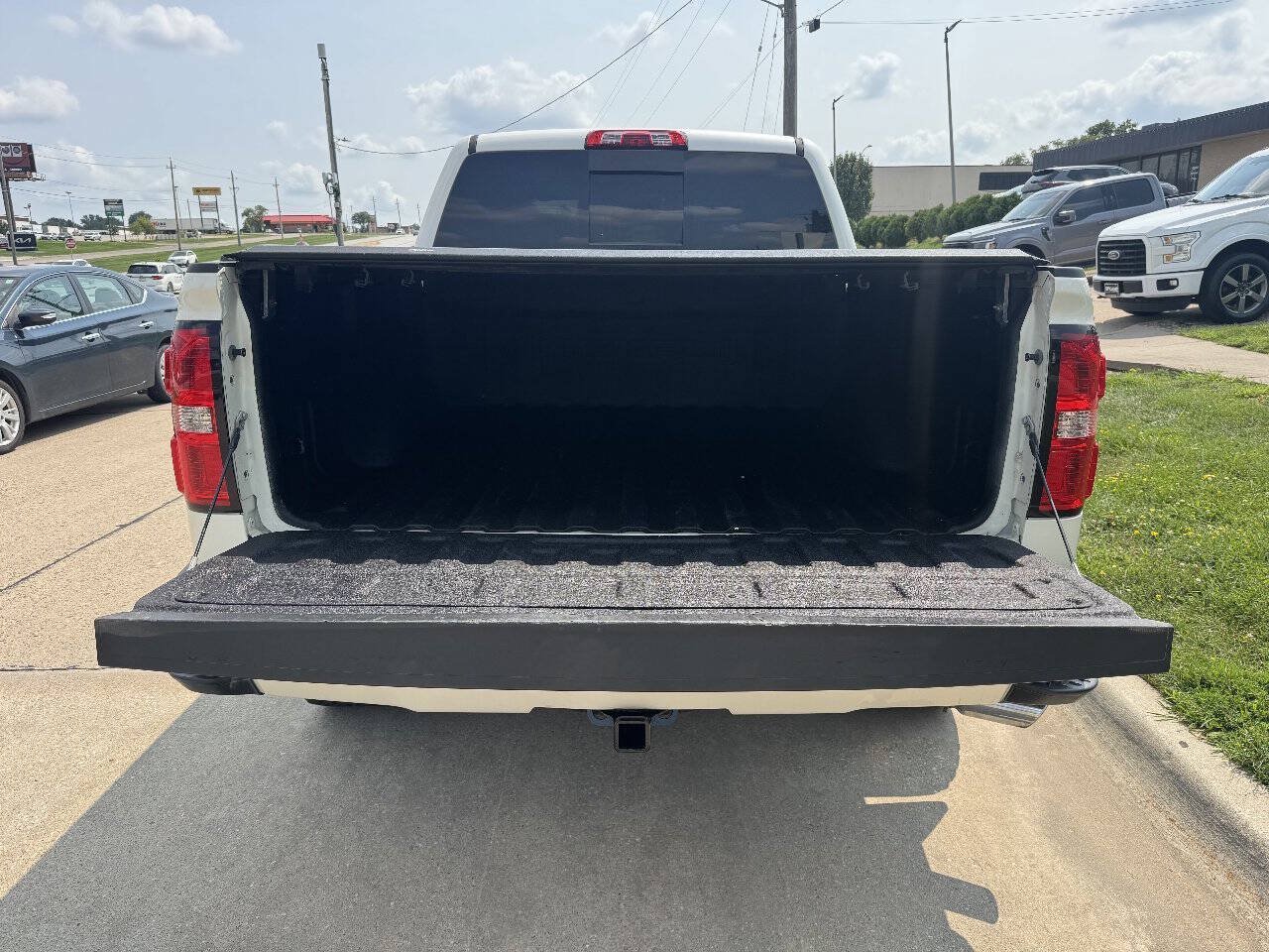 Used 2015 GMC Sierra 1500 Denali w/ Driver Alert Package AWD/4WD image 10