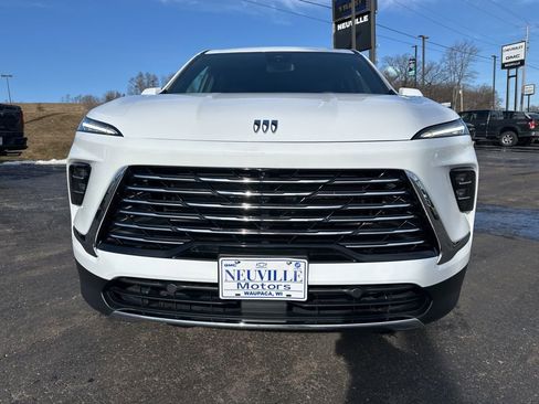 Used 2025 Buick Enclave Preferred image 8