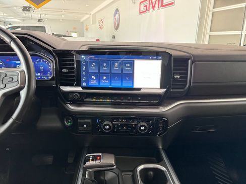 Certified 2022 Chevrolet Silverado 1500 LTZ w/ LTZ Convenience Package II AWD/4WD image 18