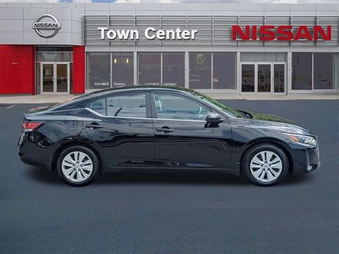 Certified 2025 Nissan Sentra S FWD image 8