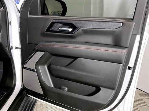 Used 2025 GMC Yukon AT4 Ultimate image 19