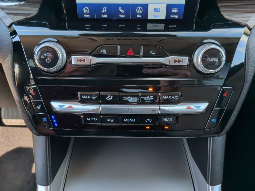 Used 2023 Ford Explorer Limited w/ Limited Technology Package RWD image 28