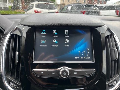 Used 2018 Chevrolet Cruze Premier FWD image 32