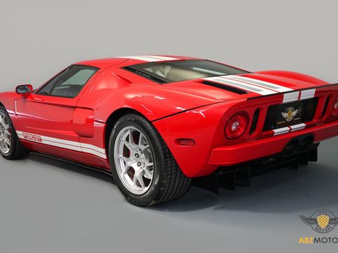 Used 2005 Ford GT image 8