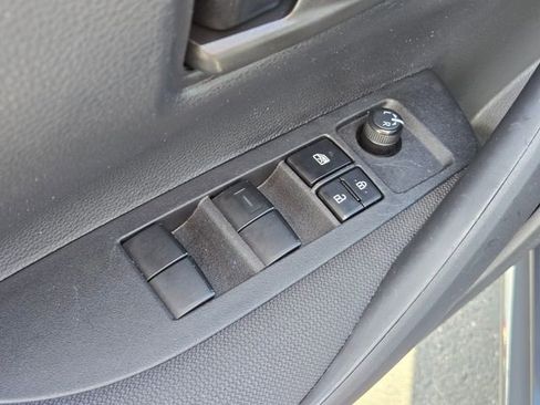 Used 2025 Toyota Corolla LE image 23