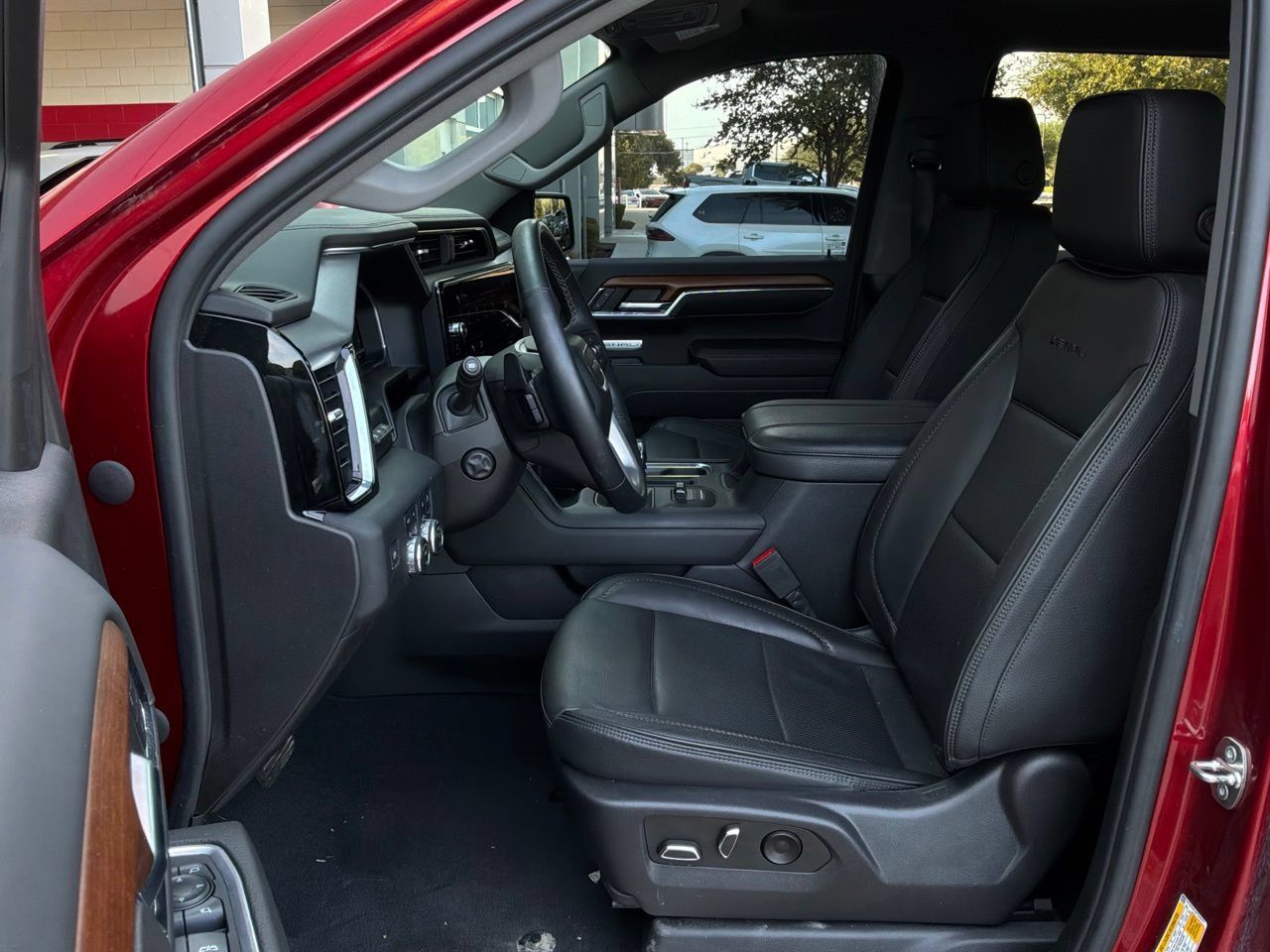 Used 2023 GMC Sierra 1500 Denali w/ Technology Package AWD/4WD image 14
