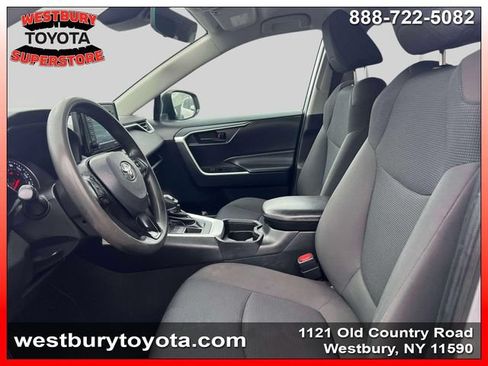 Used 2021 Toyota RAV4 LE AWD/4WD image 18