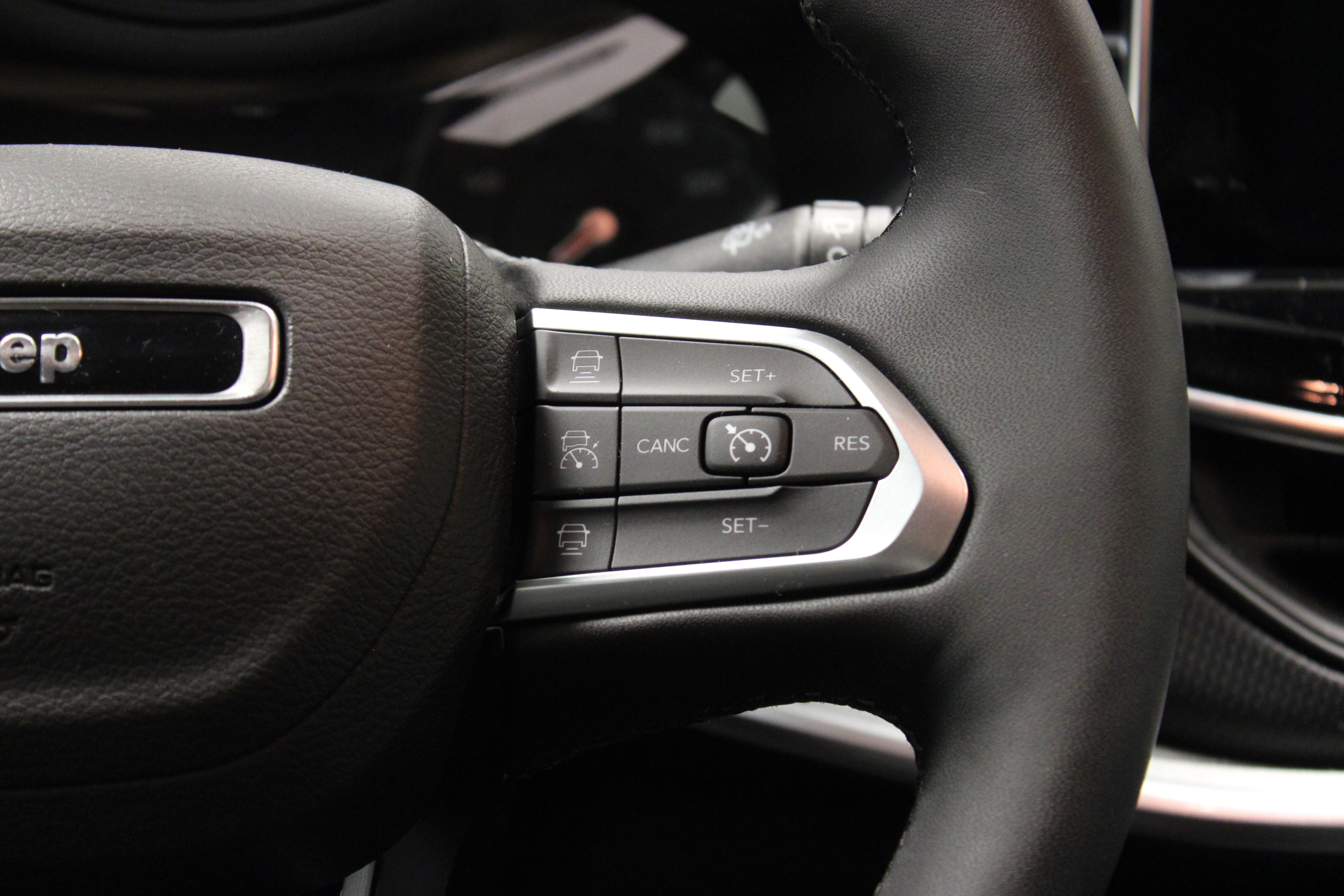 Used 2026 Jeep Compass Limited AWD/4WD image 23