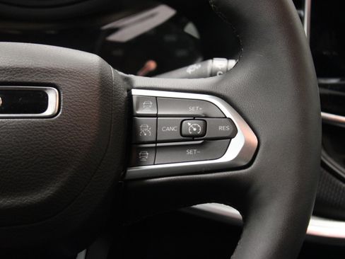 Used 2026 Jeep Compass Limited AWD/4WD image 23