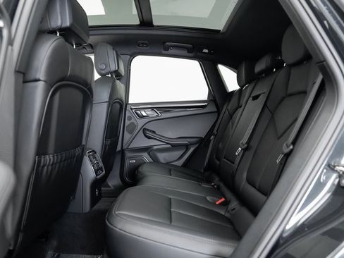 New 2025 Porsche Macan image 27