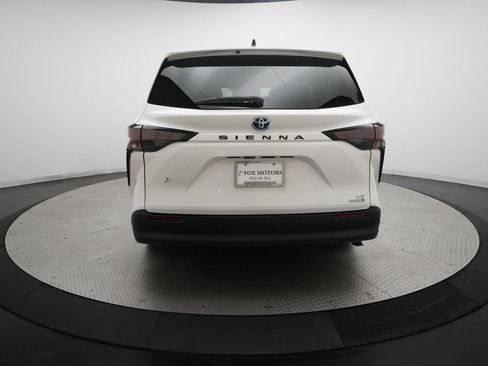 Used 2023 Toyota Sienna LE FWD image 26