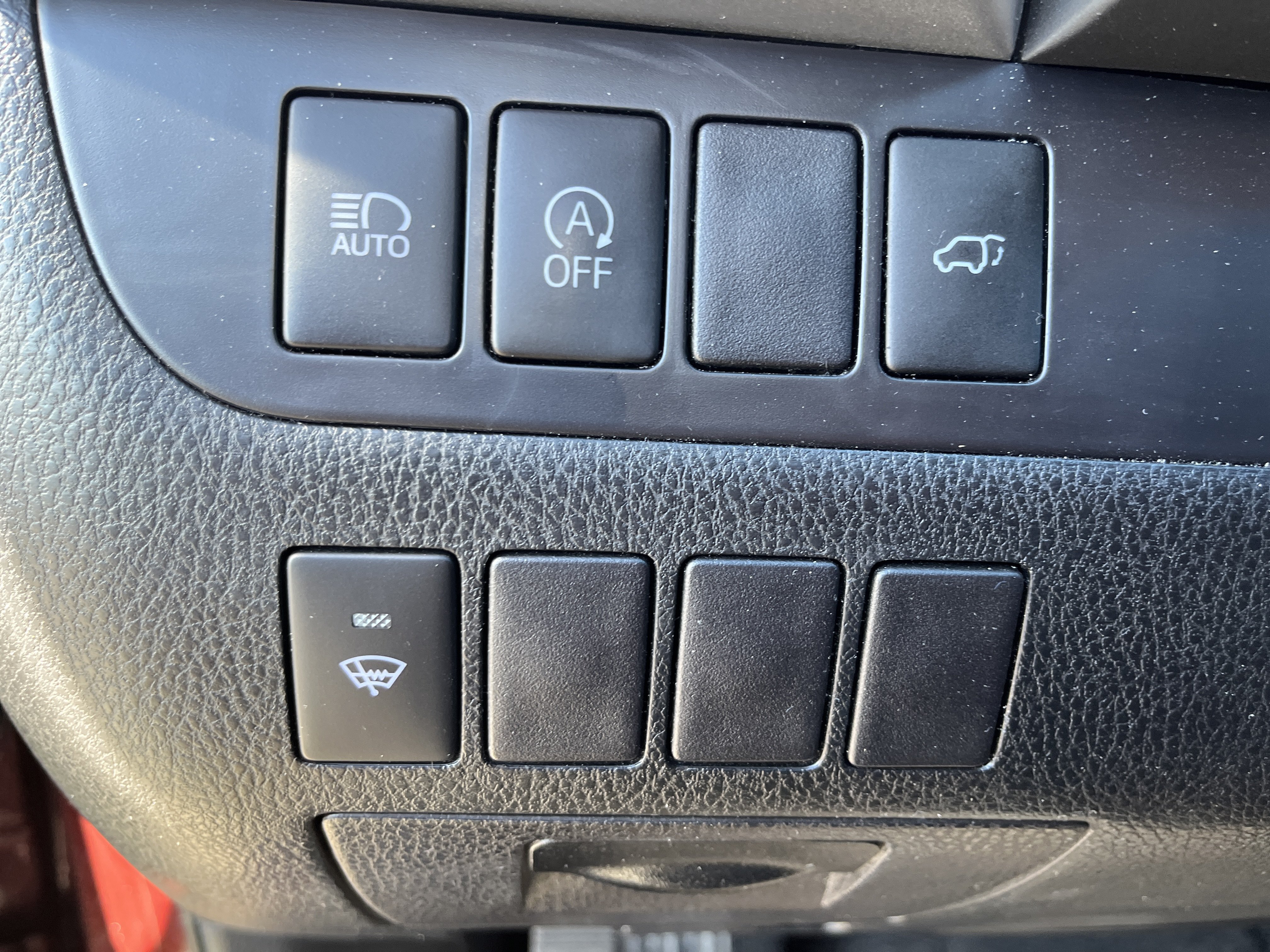 Used 2018 Toyota Highlander XLE FWD image 24