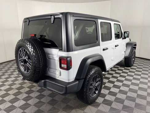 Used 2024 Jeep Wrangler Unlimited Sport AWD/4WD image 7