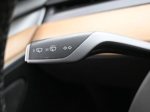 Used 2023 Tesla Model 3 Standard Range RWD image 19
