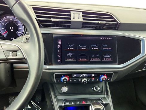 Used 2020 Audi Q3 2.0T Prestige w/ Prestige Package AWD/4WD image 19