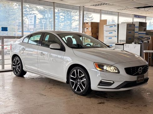 Used 2017 Volvo S60 T5 Dynamic w/ Vision Package image 6