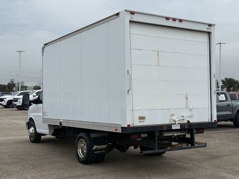 Used 2017 Chevrolet Express 3500 Work Van image 16