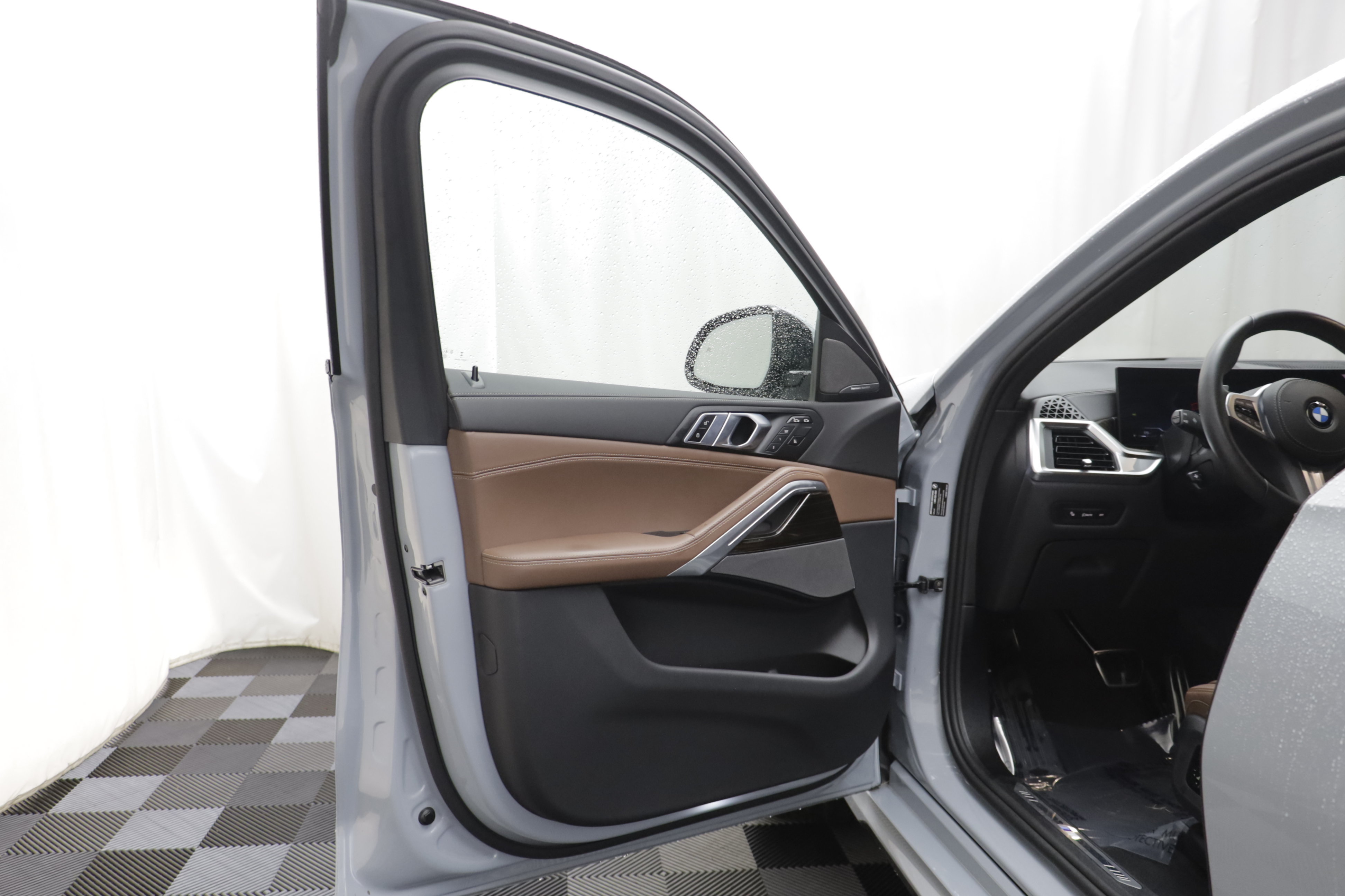 Used 2026 BMW X6 xDrive40i AWD/4WD image 4