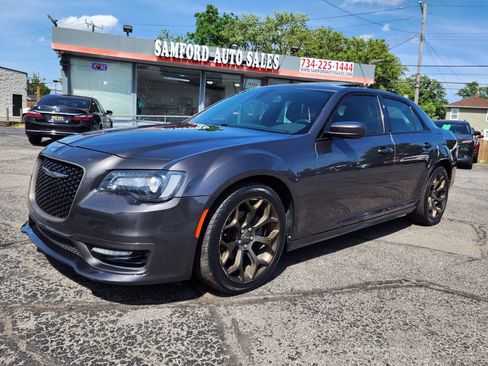 Used 2017 Chrysler 300 S w/ S Model Appearance Package RWD image 2