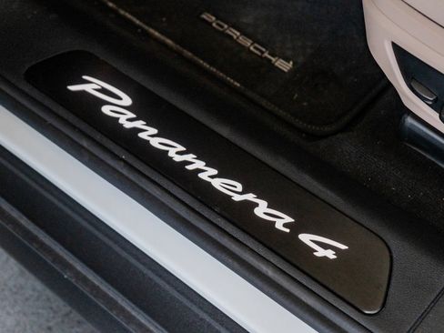Certified 2025 Porsche Panamera 4 AWD/4WD image 13