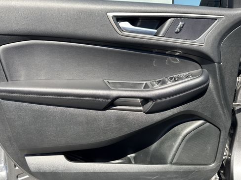 Used 2023 Ford Edge SEL image 17