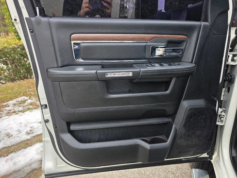 Used 2018 RAM 3500 Laramie image 11