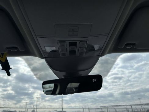 New 2026 Volkswagen Taos SEL image 25