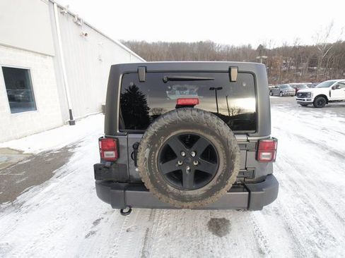 Used 2017 Jeep Wrangler Unlimited Sport image 9