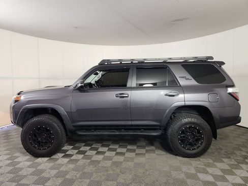 Used 2018 Toyota 4Runner TRD Off-Road Premium AWD/4WD image 4