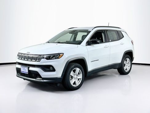 Used 2022 Jeep Compass Latitude w/ Convenience Group AWD/4WD image 1