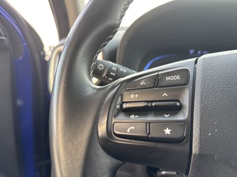 Used 2024 Hyundai Venue SEL FWD image 18