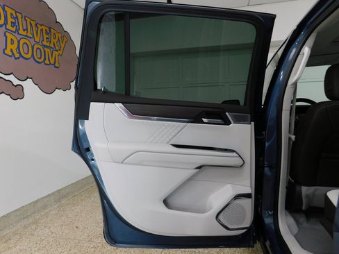 Used 2024 GMC Acadia Denali image 77