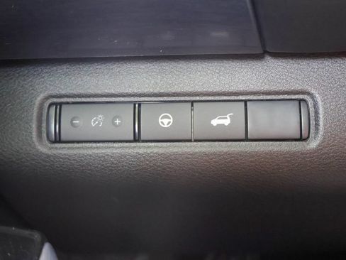 New 2026 Nissan Pathfinder SL FWD image 16